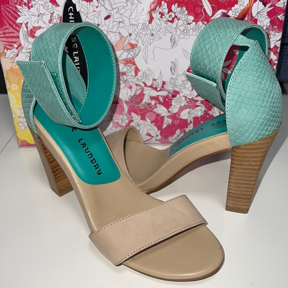 Chinese Laundry Women's Balance Sandal Nubuck Natural Teal US 5.5 or 6.5